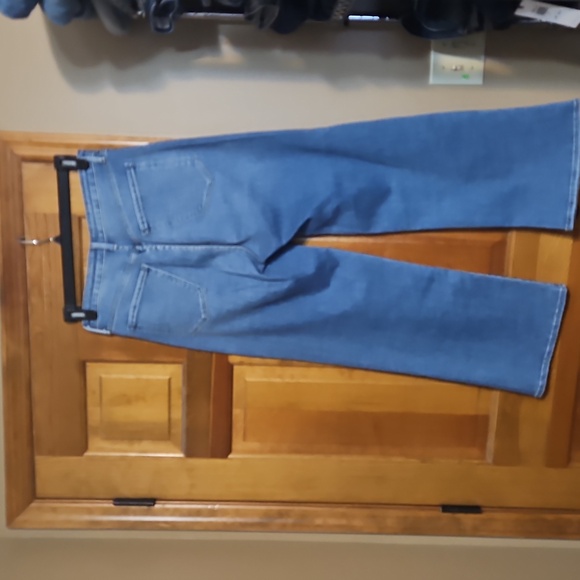 Just Black Patch Pocket Wide-Leg Crop High-Rise Jeans - Picture 7 of 13